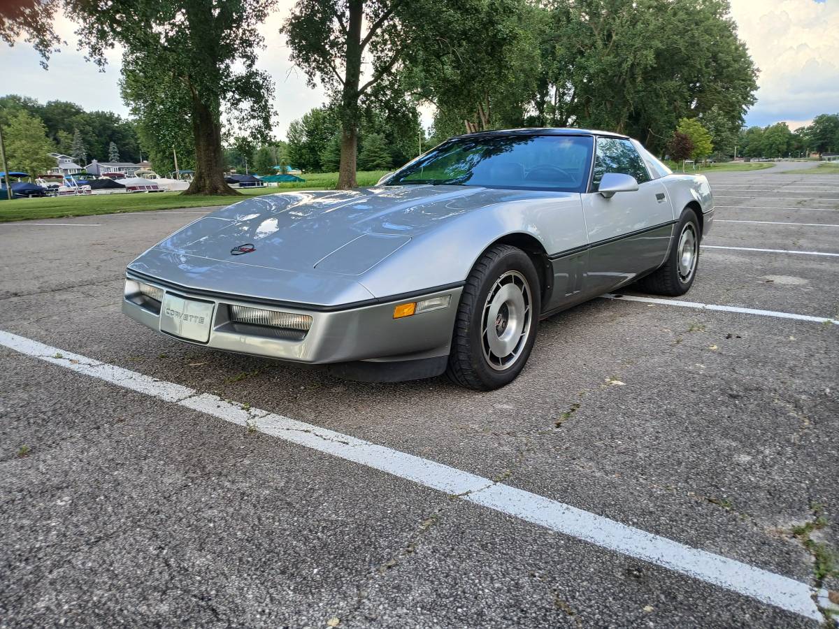 Corvette-1984-silver-1