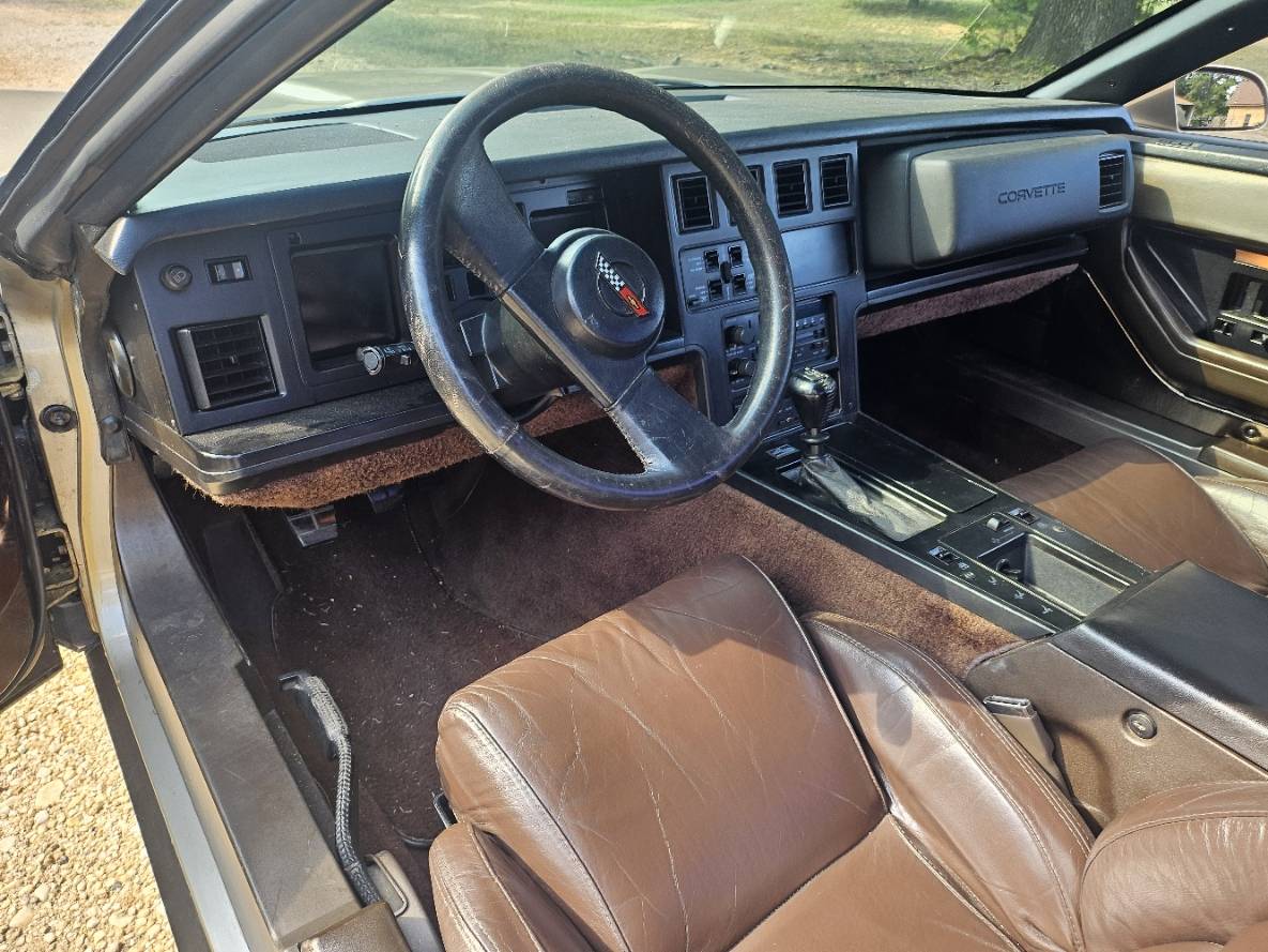 Corvette-1986-brown-11