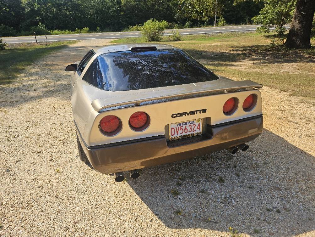 Corvette-1986-brown-4