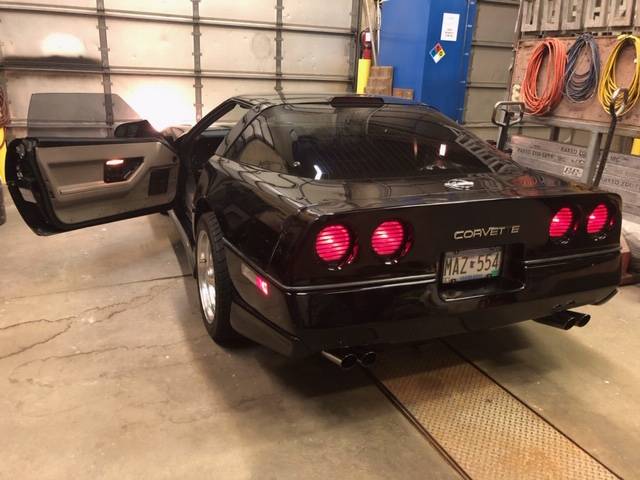 Corvette-1989-black-1
