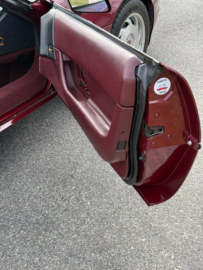 Corvette-40th-anniversary-1993-red-10