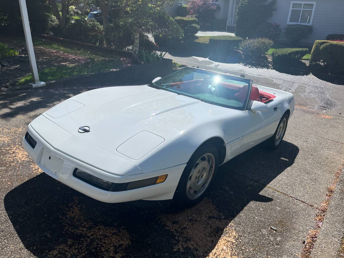 Corvette-convertible-c4-1995-white-3