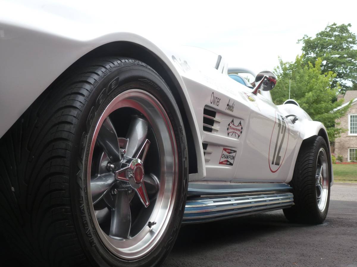 Corvette-grand-sport-1964-white-21