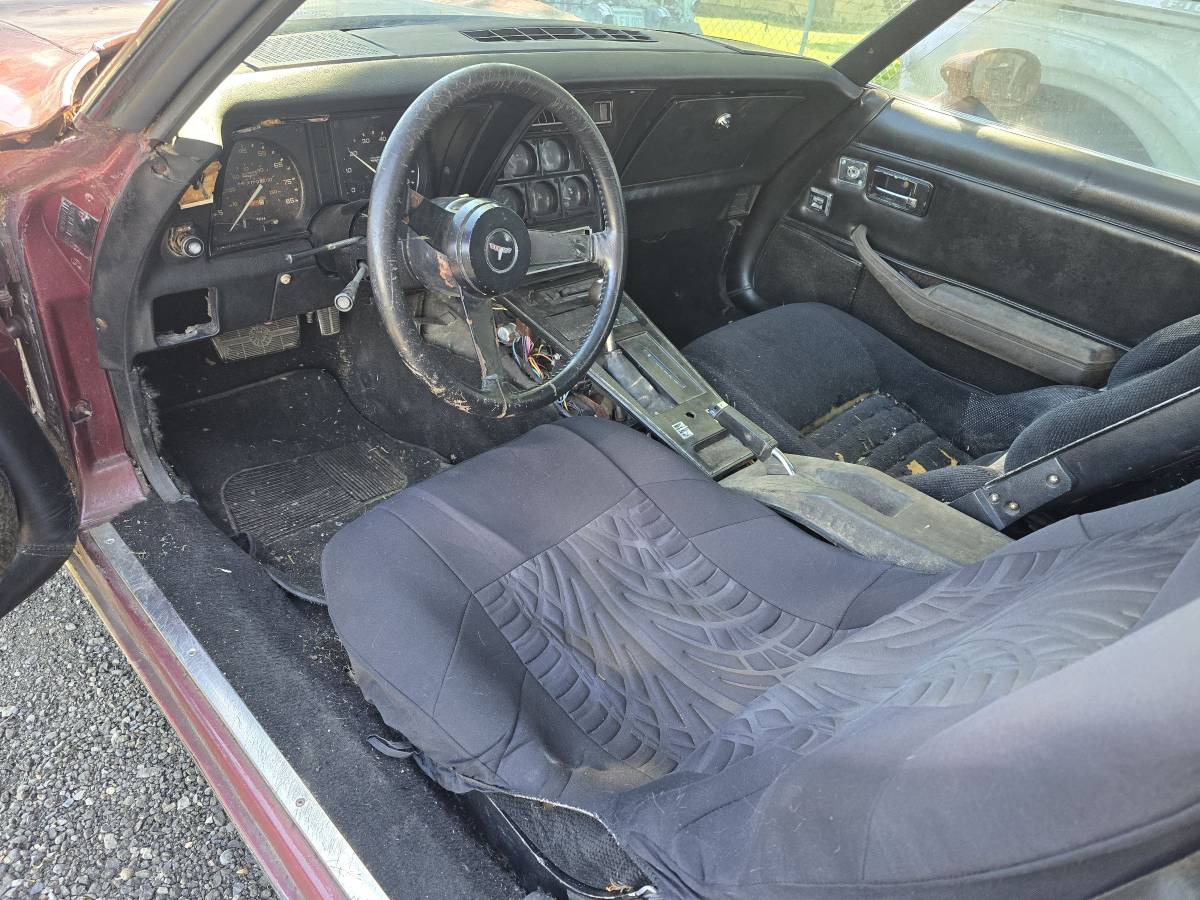 Corvette-l82-1980-custom-10