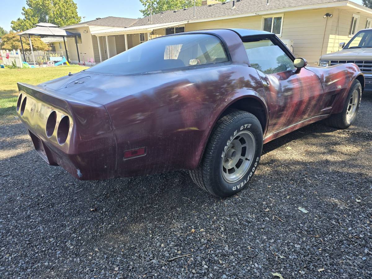 Corvette-l82-1980-custom-18