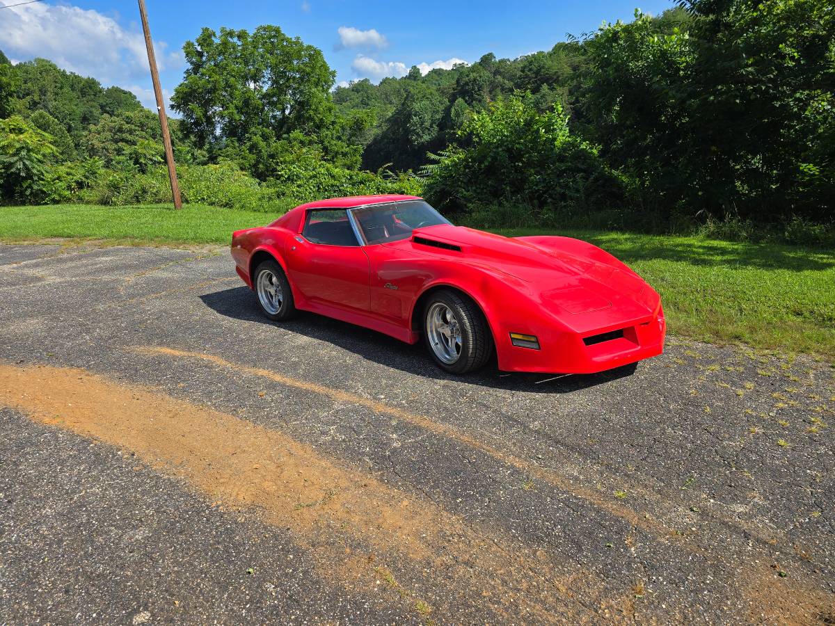 Corvette-stingray-1975-2