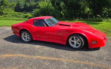 Corvette-stingray-1975-3