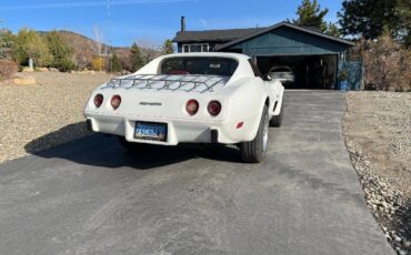 Corvette-stingray-1976-white-1