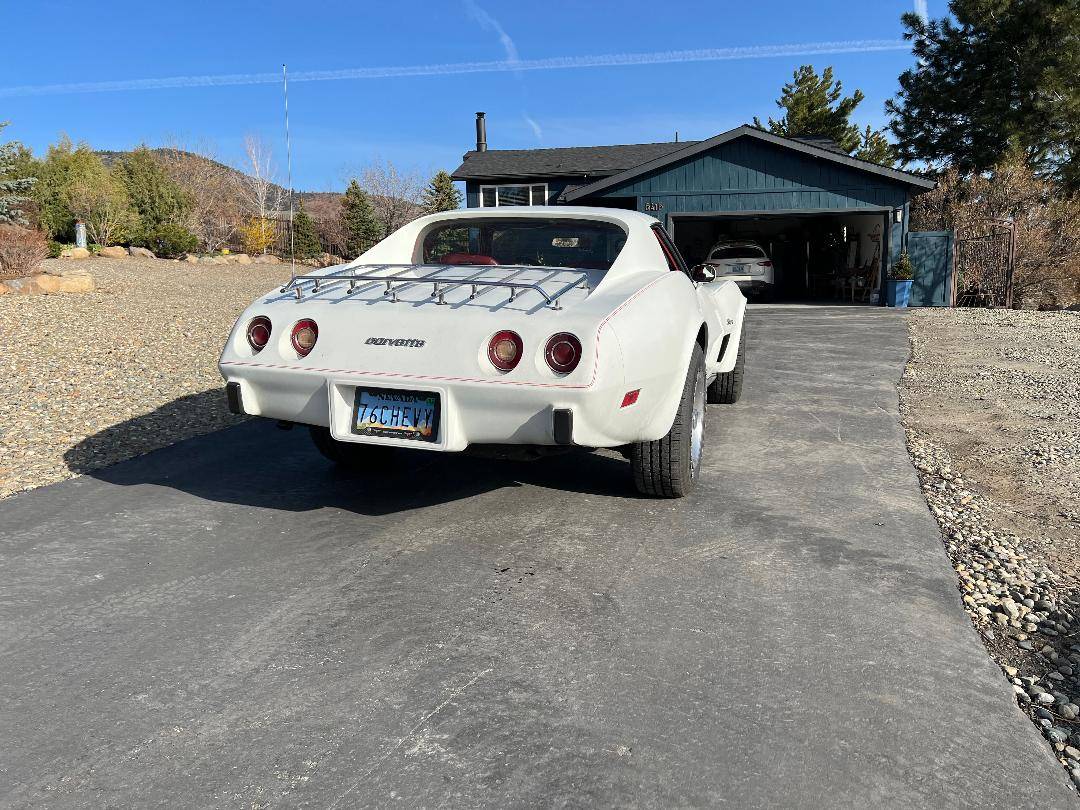Corvette-stingray-1976-white-1