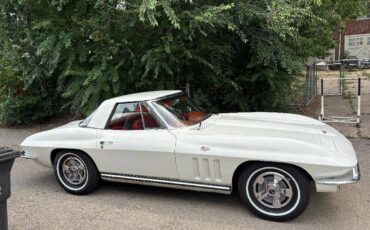 Corvette-stingray-convertible-1965-white-101