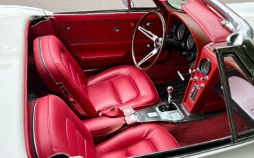 Corvette-stingray-convertible-1965-white-121