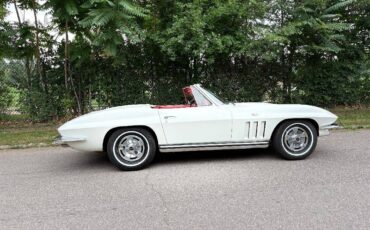 Corvette-stingray-convertible-1965-white-32