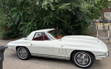 Corvette-stingray-convertible-1965-white-37