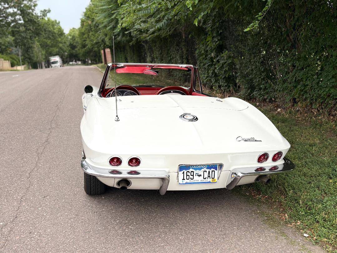 Corvette-stingray-convertible-1965-white-7