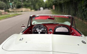 Corvette-stingray-convertible-1965-white-70