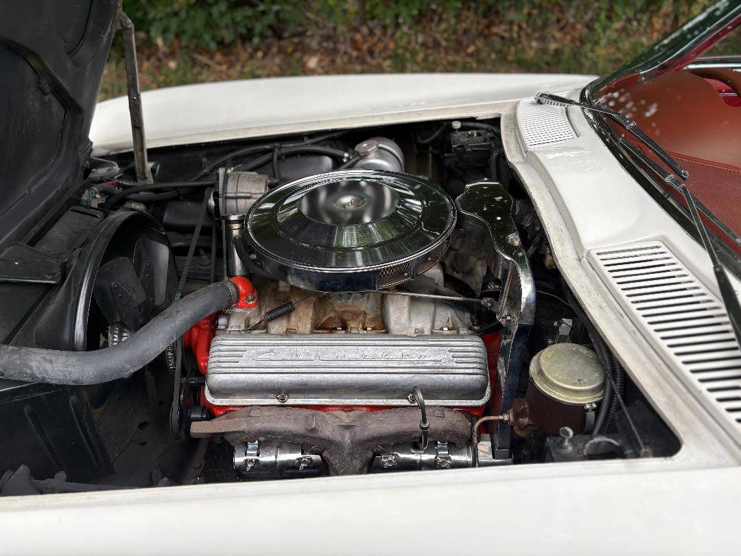 Corvette-stingray-convertible-1965-white-78