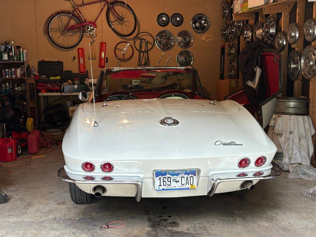 Corvette-stingray-convertible-1965-white-88