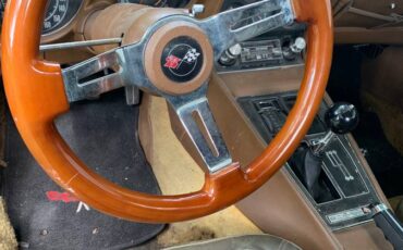 Corvettes-stingray-1972-black-4