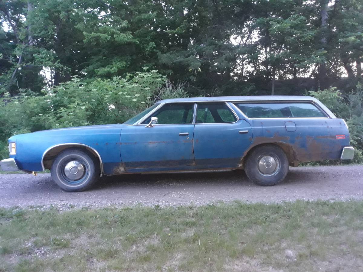Country-squire-1973-blue-2