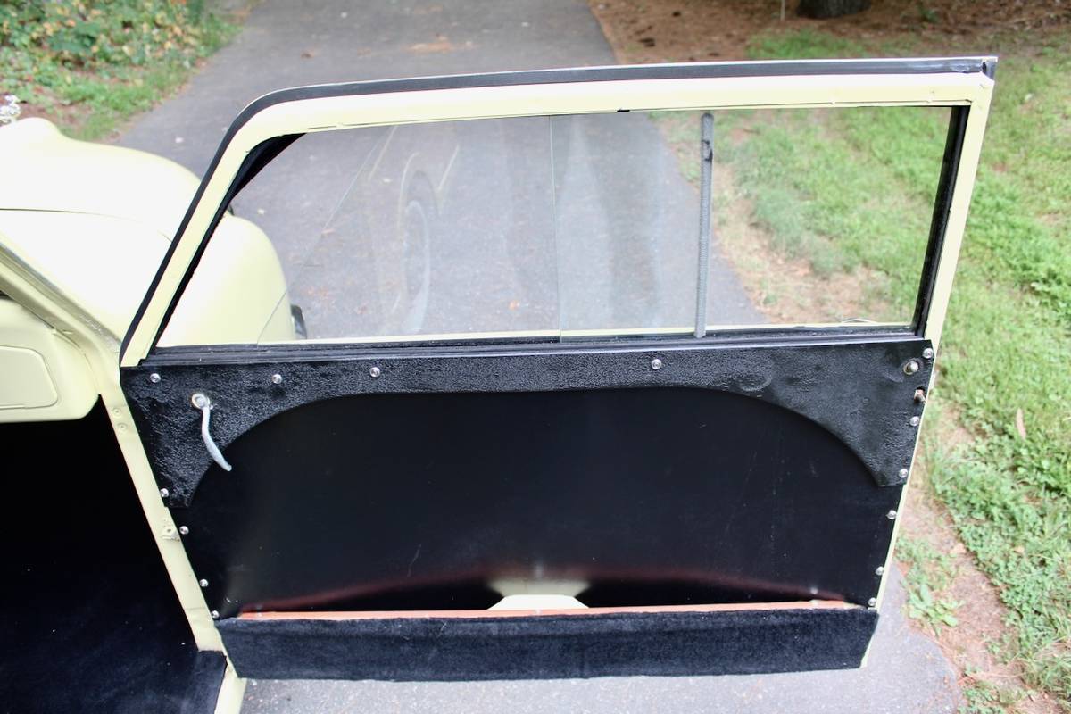 Crosley-station-wagon-1947-yellow-11