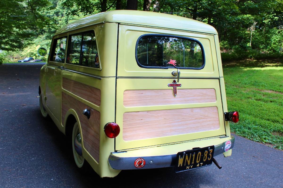 Crosley-station-wagon-1947-yellow-15