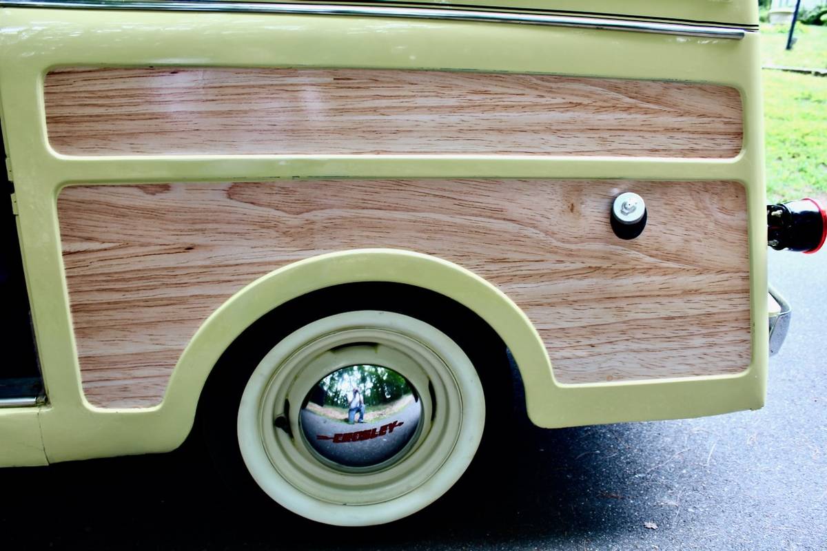 Crosley-station-wagon-1947-yellow-18