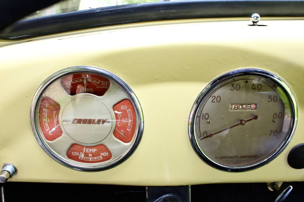 Crosley-station-wagon-1947-yellow-8