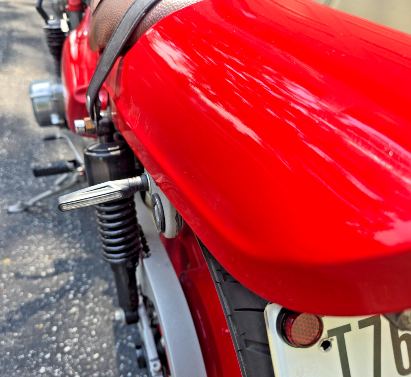Custom-Built-Motorcycles-Bobber-1977-12