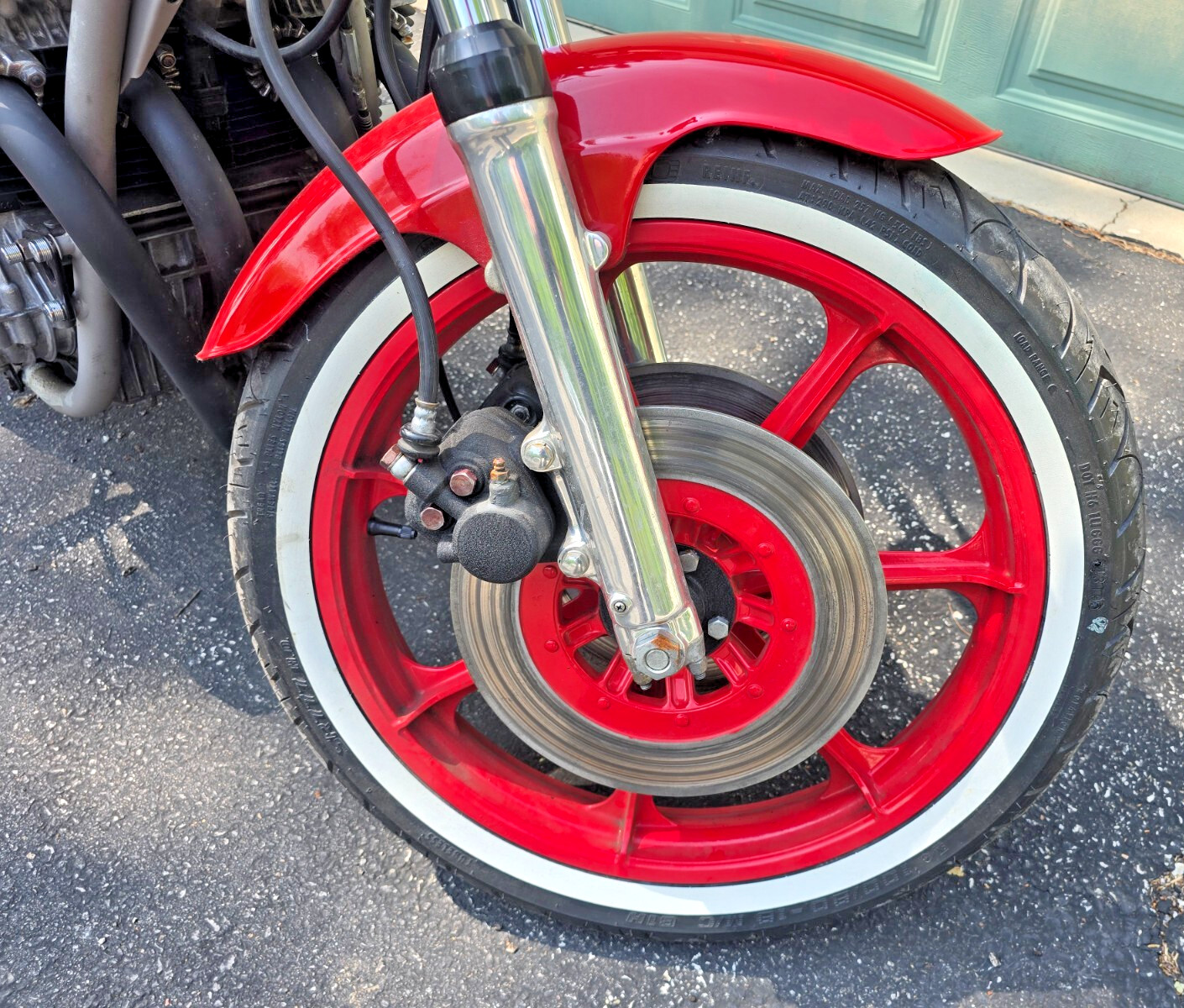 Custom-Built-Motorcycles-Bobber-1977-4