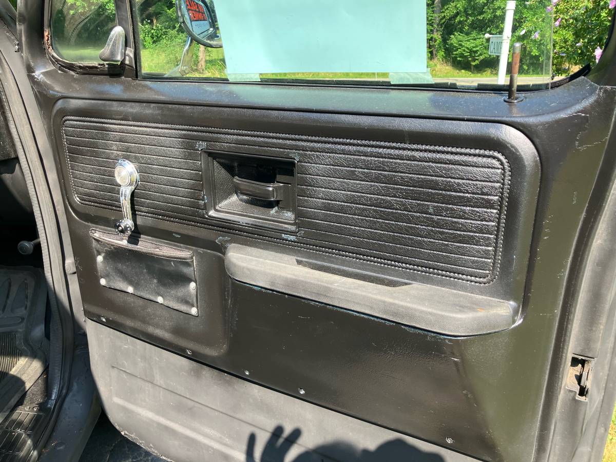 Custom-deluxe-k10-1978-grey-11