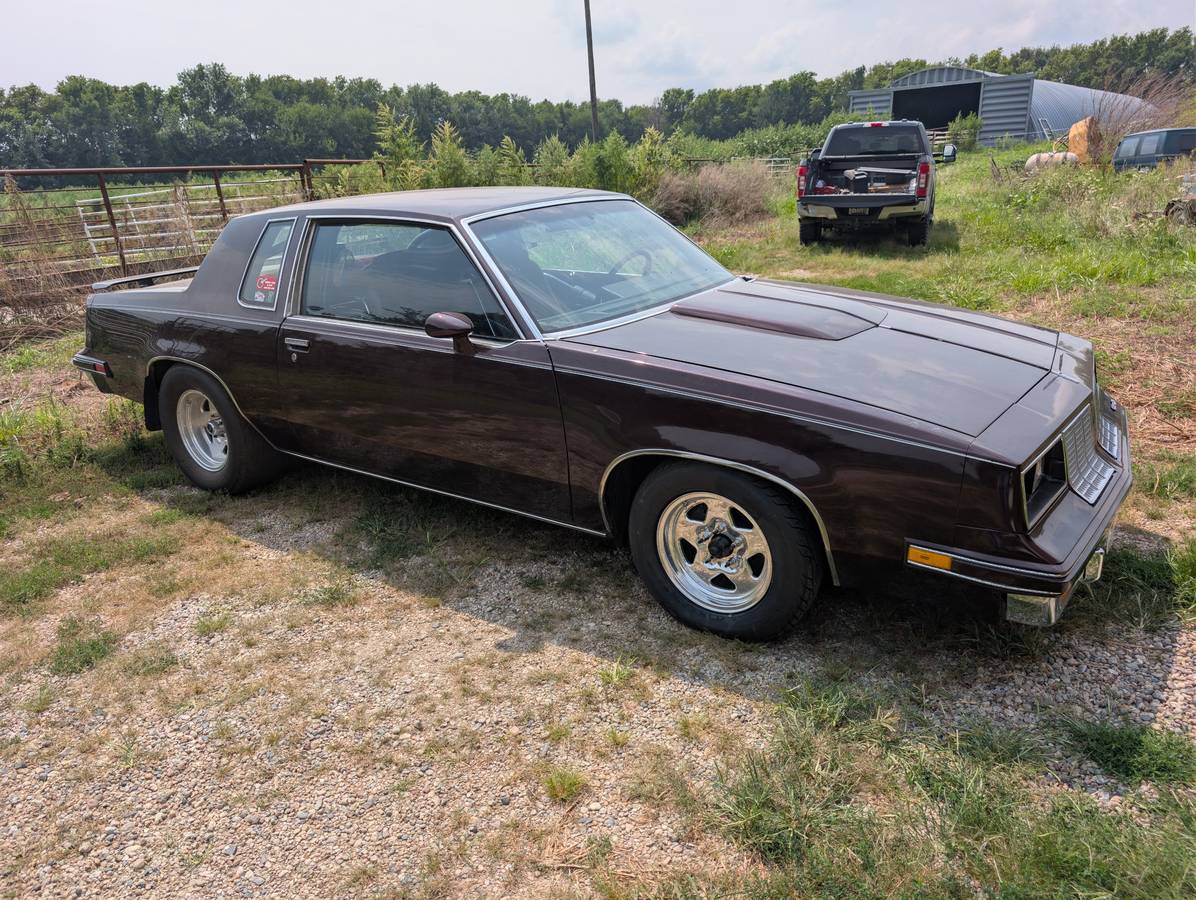 Cutlass-salon-1985-purple-4