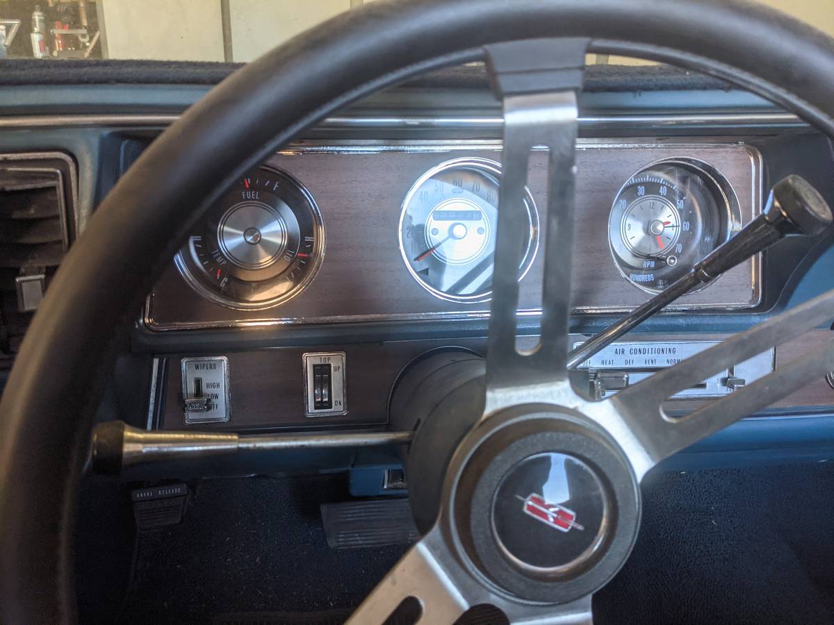Cutlass-supreme-1971-blue-2
