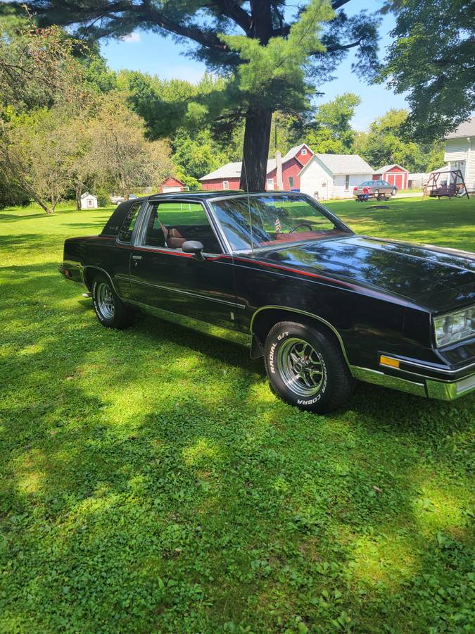 Cutlass-supreme-1984-black-2