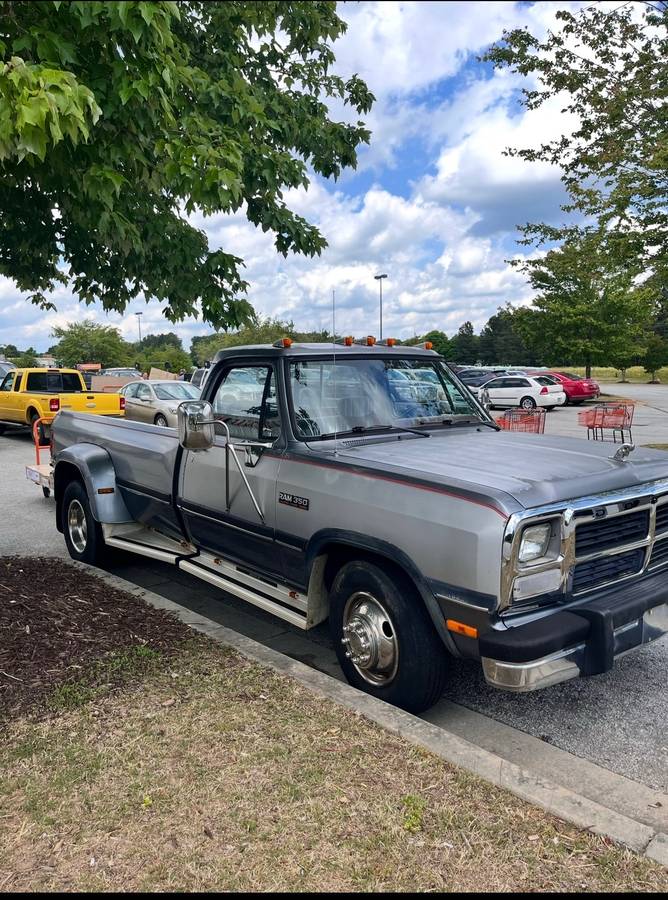 D350-diesel-1992-silver-1