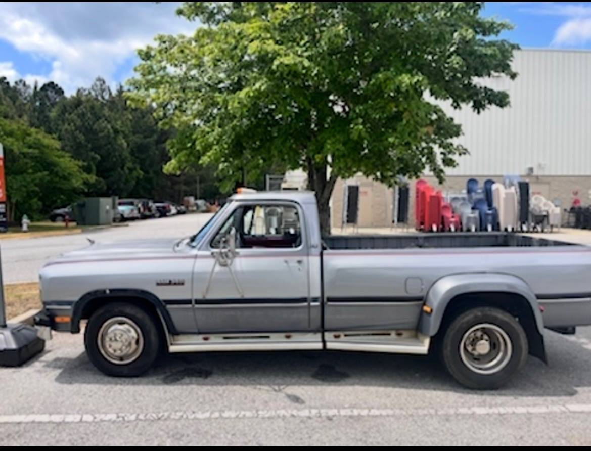 D350-diesel-1992-silver