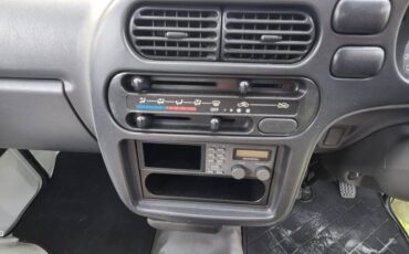 Daihatsu-hijet-1994-white-12