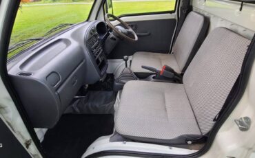 Daihatsu-hijet-1994-white-17