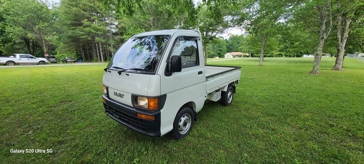 Daihatsu-hijet-1994-white-4