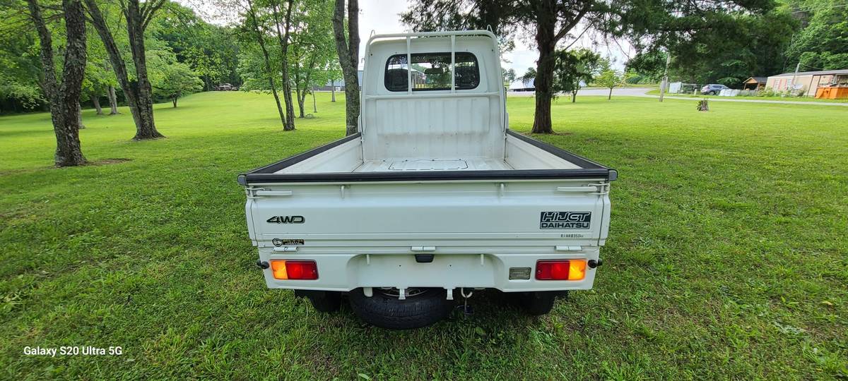 Daihatsu-hijet-1994-white-6