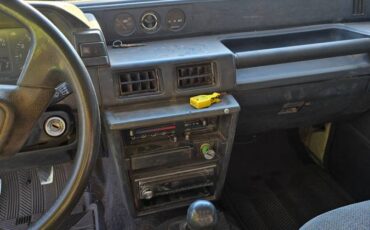 Daihatsu-rocky-1992-white-1