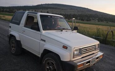 Daihatsu-rocky-1992-white-2