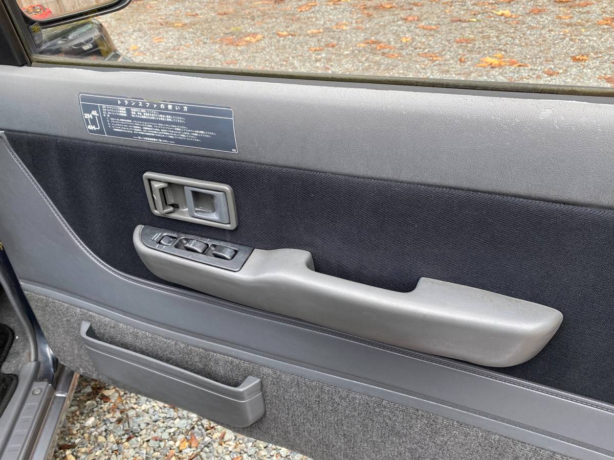 Daihatsu-rocky-1995-grey-10