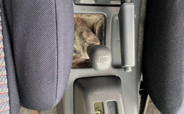 Daihatsu-rocky-1995-grey-11