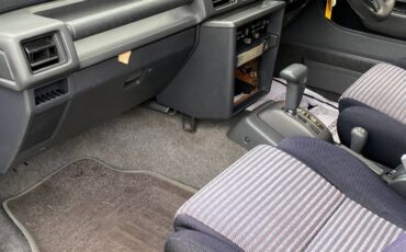 Daihatsu-rocky-1995-grey-16