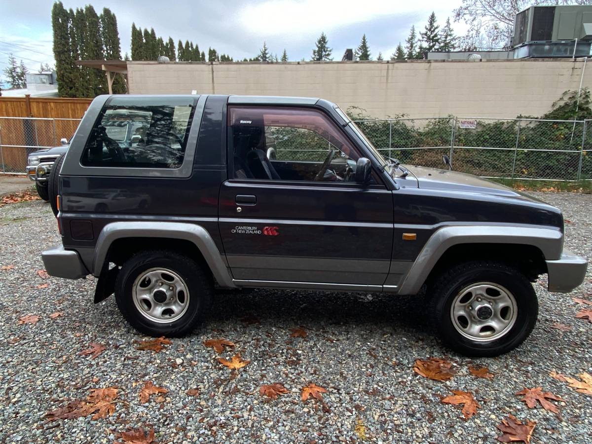 Daihatsu-rocky-1995-grey-2