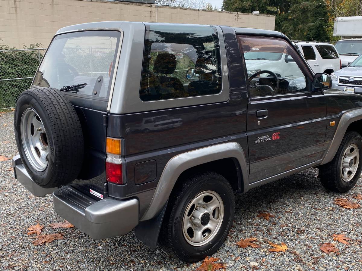 Daihatsu-rocky-1995-grey-3