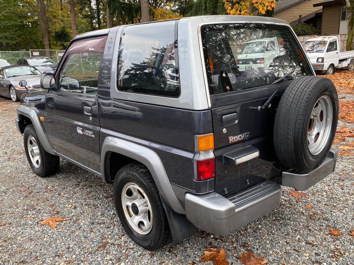 Daihatsu-rocky-1995-grey-4