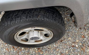 Daihatsu-rocky-1995-grey-7