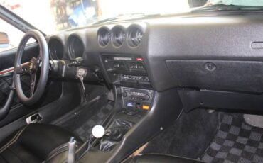 Datson-260z-1976-13