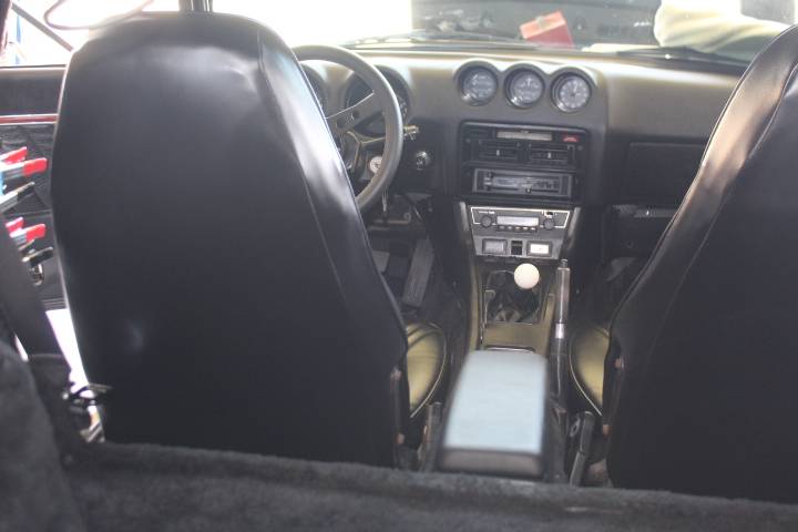 Datson-260z-1976-14